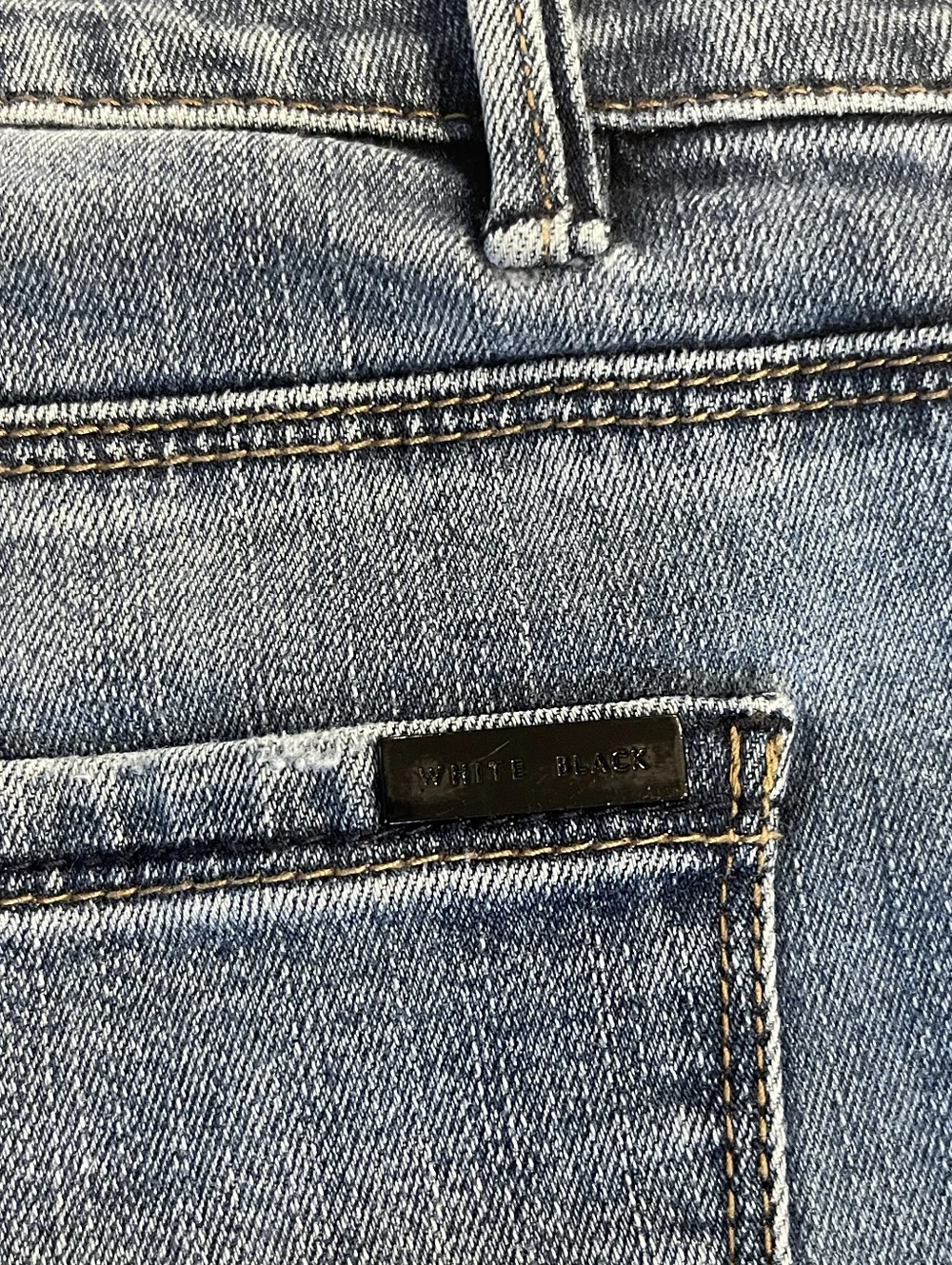 White House Black Market Womens Classic Denim Embroidered Skinny Jeans Size 14 - Picture 3 of 5